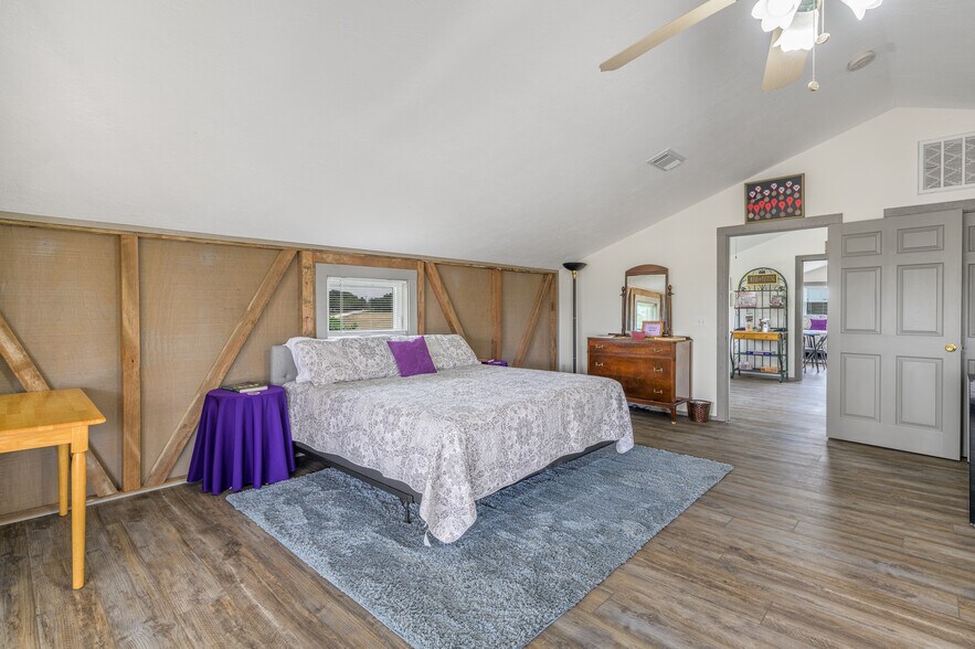 More Photos Of 1441 Salem Rd, Brenham Specialty For Sale