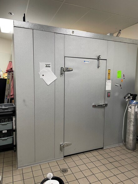 More Photos Of 1924-1926 Pacific Ave, Stockton Restaurant For Sale