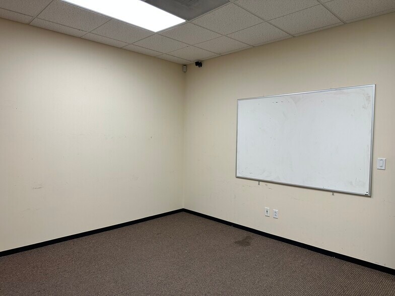 More Photos Of 1292 Kifer Rd, Sunnyvale Research And Development For Lease