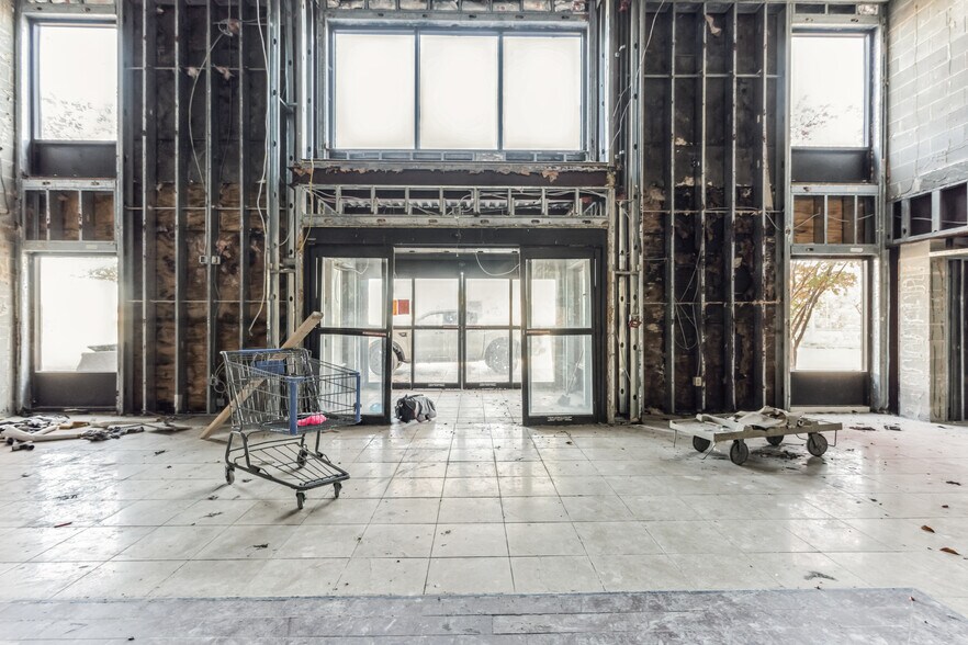 More Photos Of 24058 Sussex Hwy, Seaford Hotel For Sale