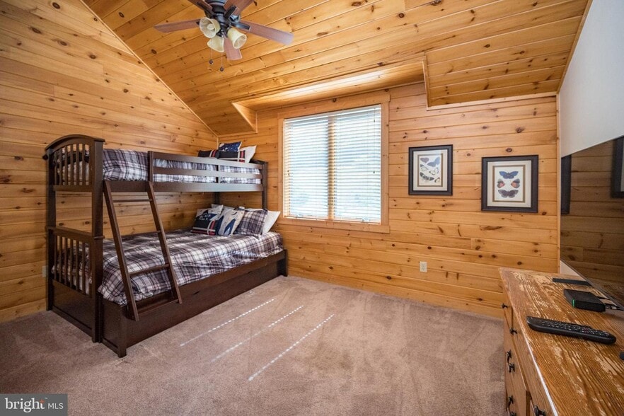 More Photos Of 25 Cedar Shores dr, Mchenry Marina For Sale