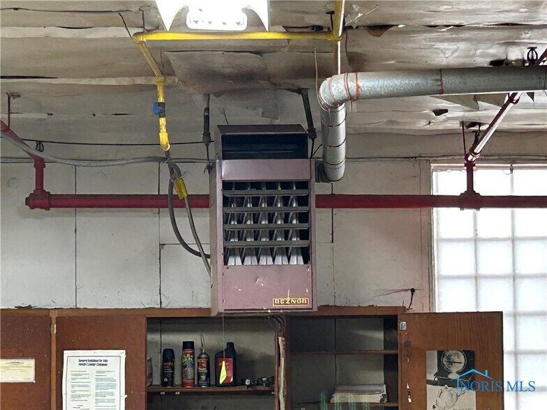 More Photos Of 446 N Wood St, Fremont Warehouse For Sale