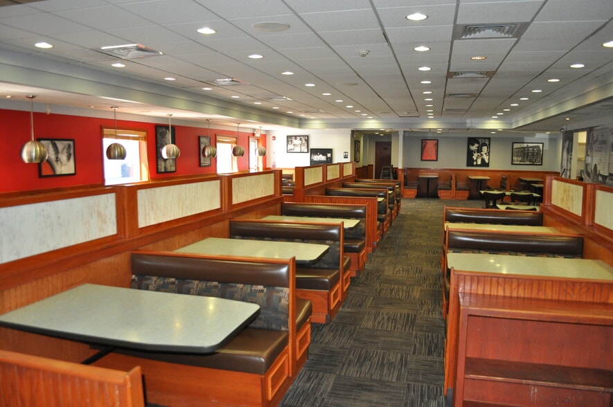 More Photos Of 7340 Fairlane Village Mall, Pottsville Freestanding For Sale