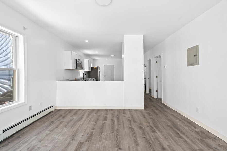 More Photos Of 116 Foundry St, Central Falls Apartments For Sale