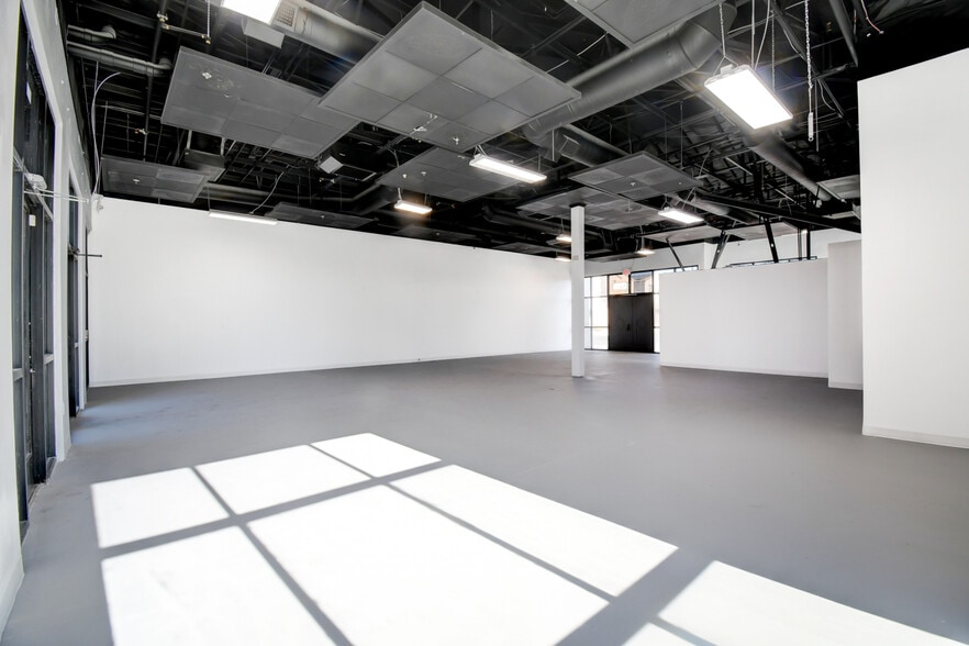 More Photos Of 4255 S Durango Dr, Las Vegas Freestanding For Lease