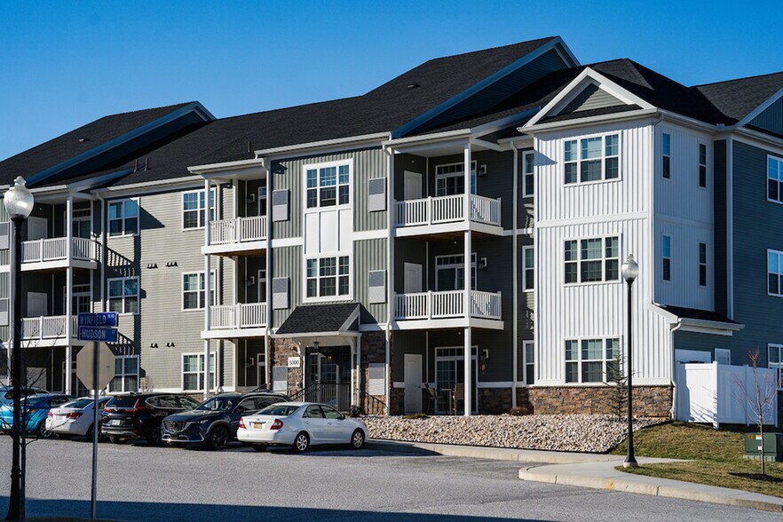 More Photos Of 41 Wttr Ln, Westminster Apartments For Sale