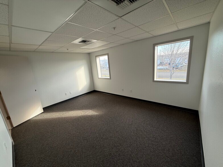 More Photos Of 2900 Sutherland Dr, Union Gap Manufacturing For Lease
