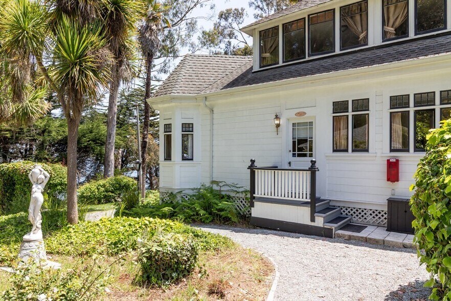 More Photos Of 620 El Salto Dr, Capitola Hospitality For Sale