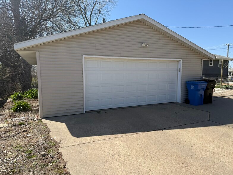 More Photos Of 2615 12th st, Sioux Falls Specialty For Lease