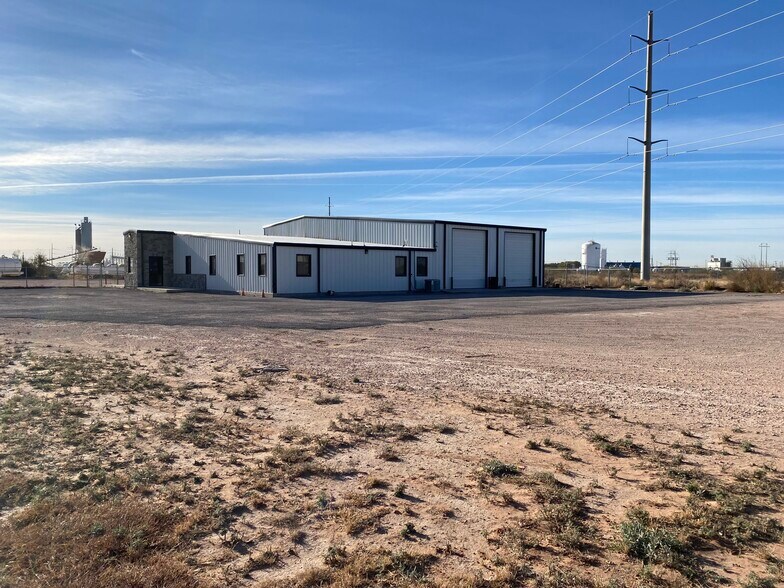 More Photos Of 1010 S Meadow Ave, Odessa Warehouse For Sale
