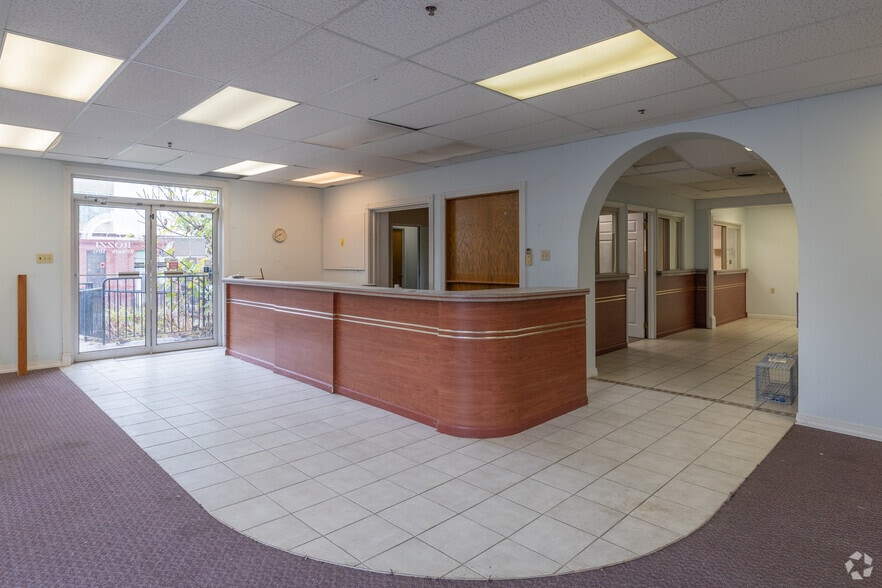 More Photos Of 500 N 8th St, Reading Warehouse For Lease