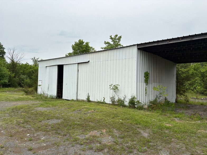 More Photos Of 2020 Chambersburg Rd, Gettysburg Warehouse For Lease