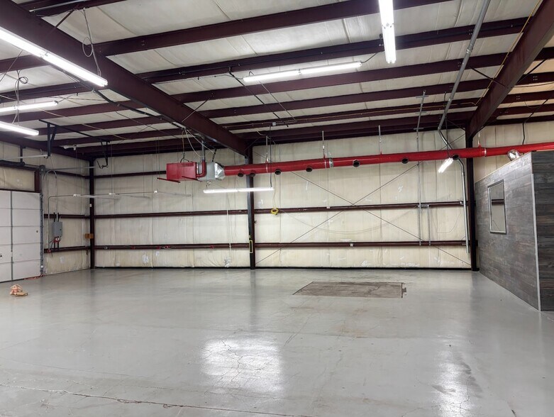 More Photos Of 3565 Centre Cir, Fort Mill Light Distribution For Lease