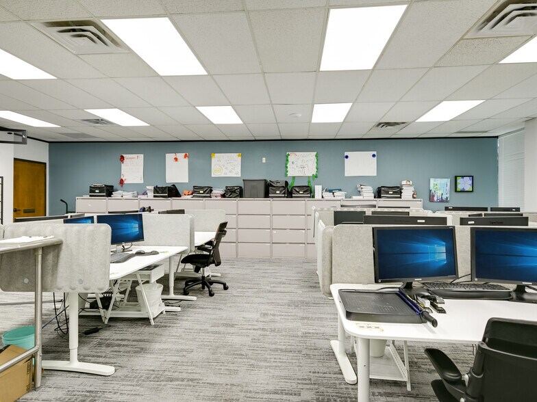 More Photos Of 1106 Clayton Ln, Austin Coworking Space