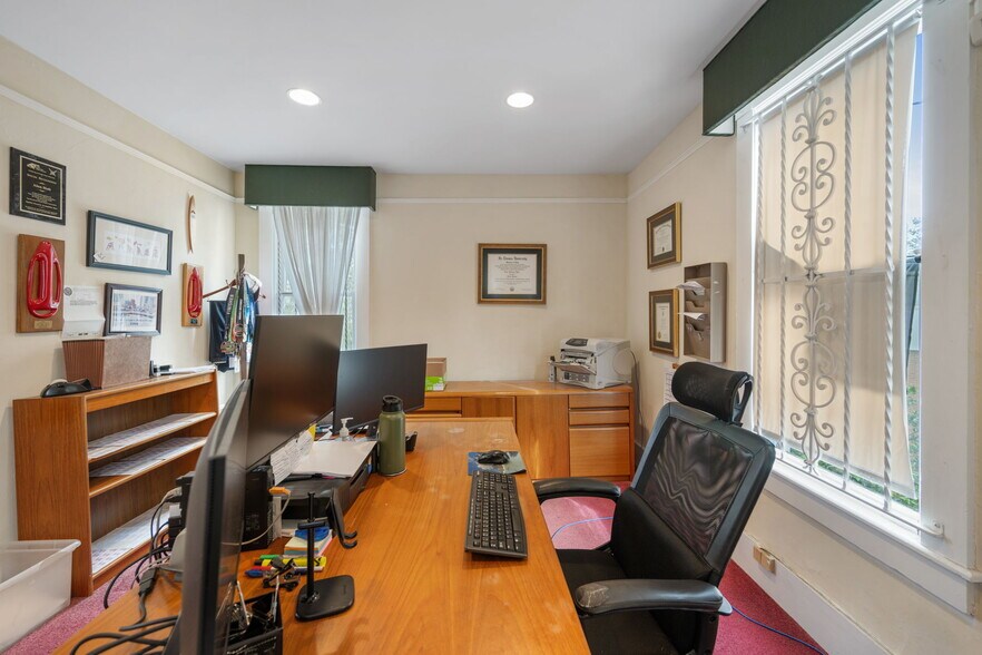 More Photos Of 339 S Ridgewood Ave, Daytona Beach Office Residential For Sale