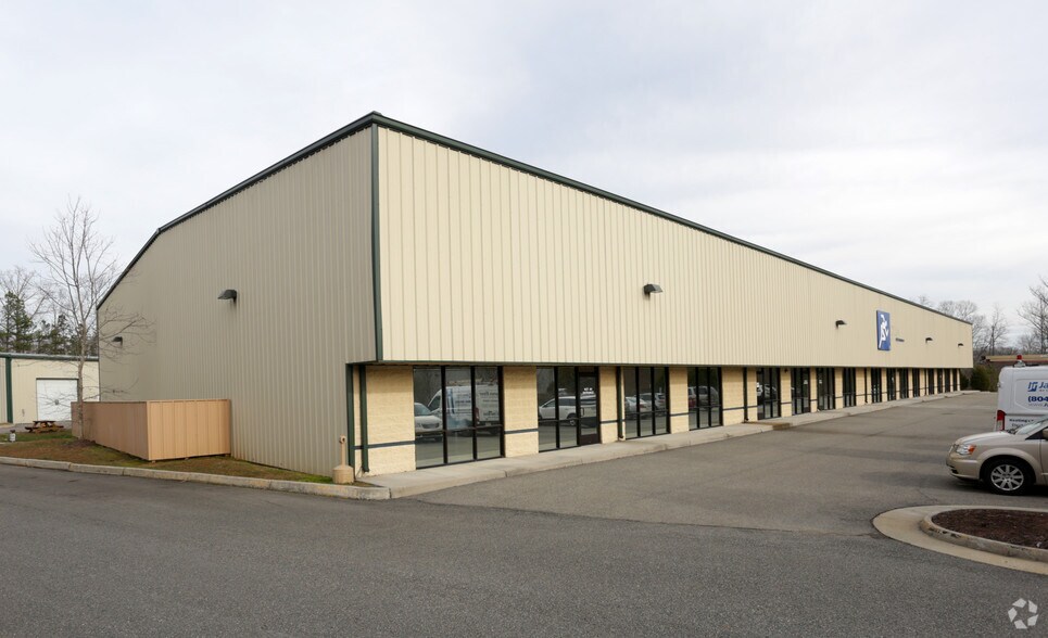 More Photos Of 12101-12121 Wilfong Ct, Midlothian Light Distribution For Lease