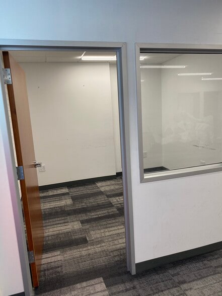 More Photos Of 5275 Broadway, Oakland Office For Lease