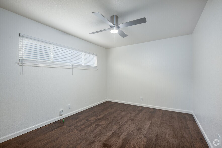 More Photos Of 3130-3132 3rd Ave, Sacramento Apartments For Sale