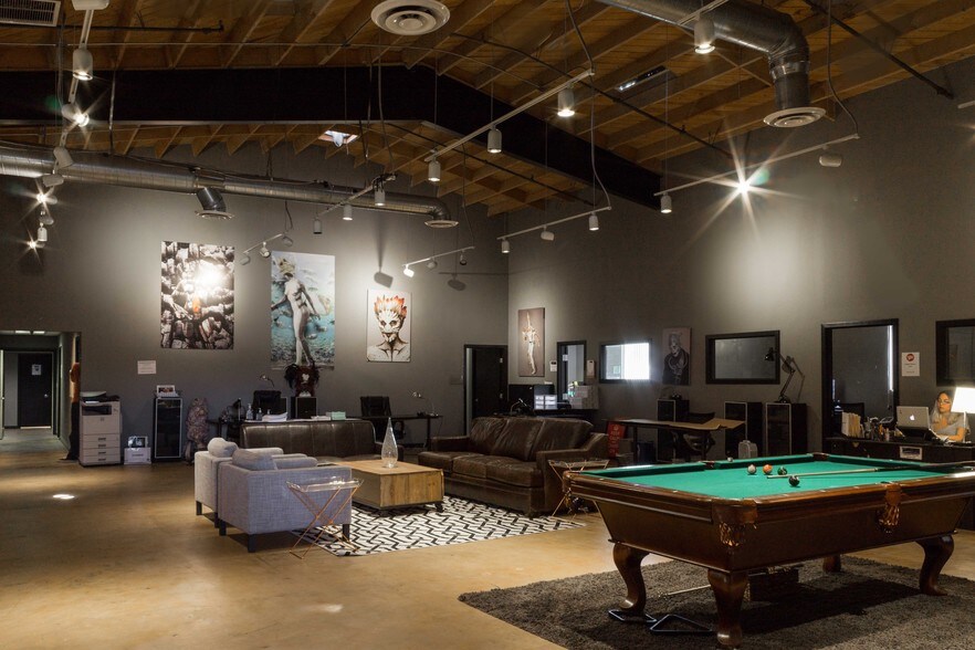 More Photos Of 3000 N Hollywood Way, Burbank Office For Lease