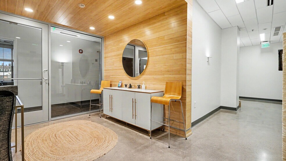 More Photos Of 333 Maynard St, Ann Arbor Office For Sale