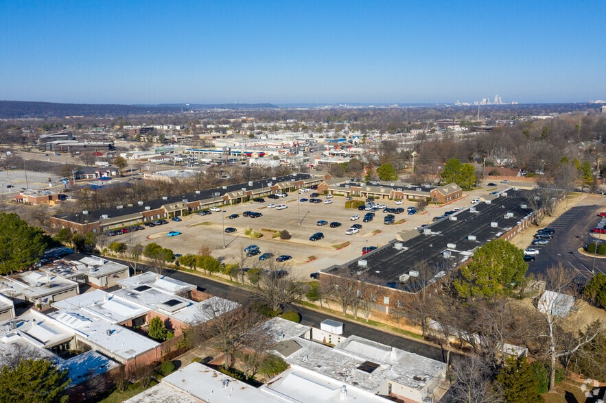 More Photos Of 2502-2532 E 71st St, Tulsa Office For Lease