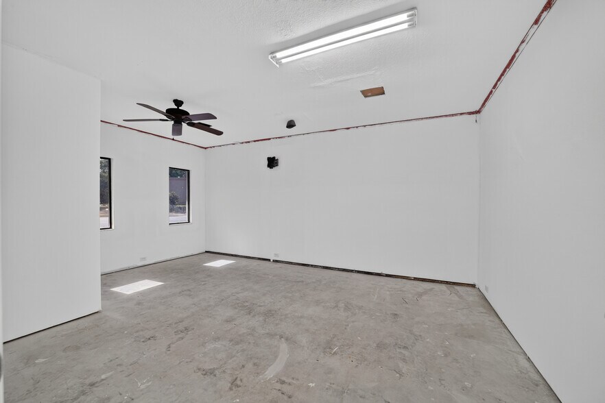 More Photos Of 5195 E Silver Springs Blvd, Silver Springs Freestanding For Sale