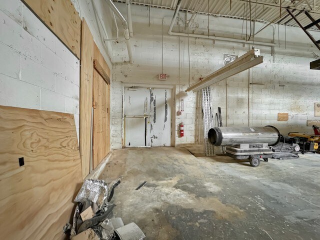 More Photos Of 22 Graf Rd, Newburyport Warehouse For Lease
