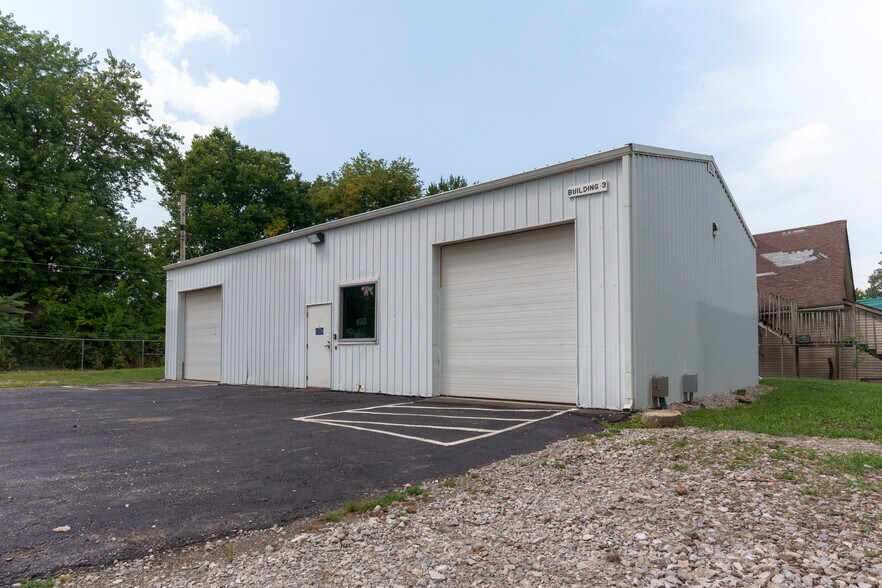 More Photos Of 722 Ketcham St, Indianapolis Warehouse For Sale