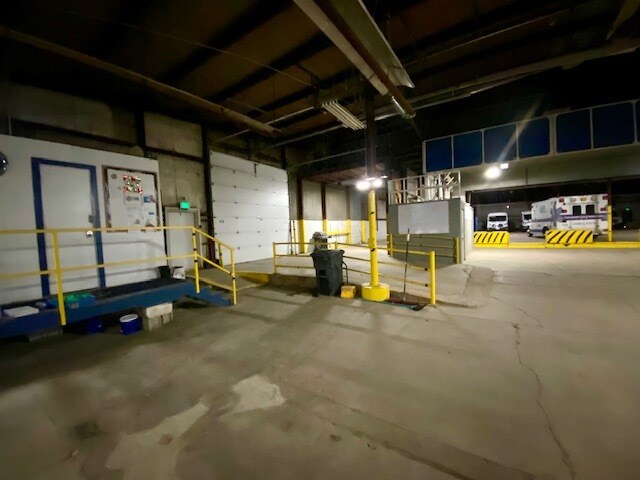 More Photos Of 703 W 13th St, Muncie Warehouse For Sale