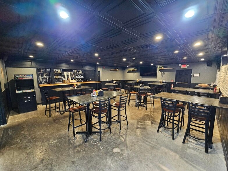 More Photos Of 2505 Manatee Ave E, Bradenton Restaurant For Sale