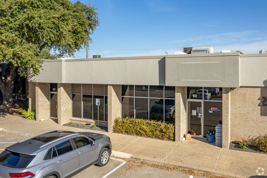 More Photos Of 2800 Longhorn Blvd, Austin Light Distribution For Lease