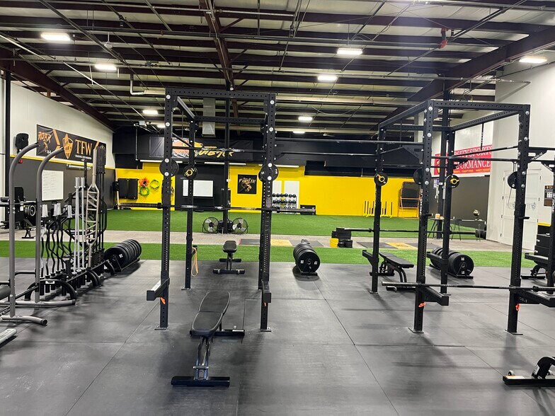 More Photos Of 1657 N State St, Lehi Manufacturing For Lease