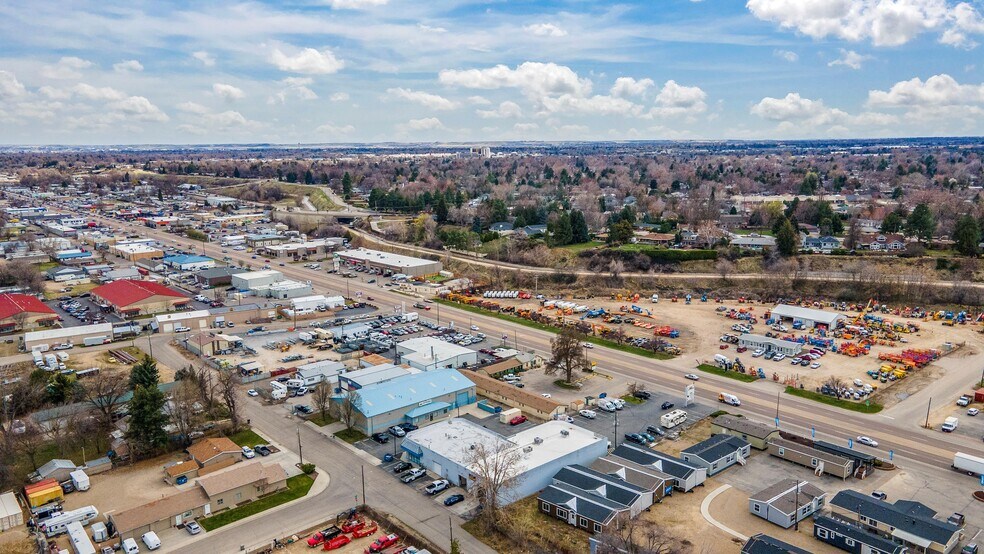 More Photos Of 4684-4688 W Chinden Blvd, Boise Freestanding For Lease