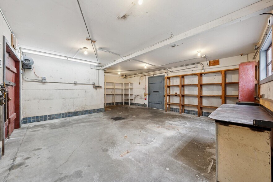 More Photos Of 253 S 25th St, Richmond Flex For Sale