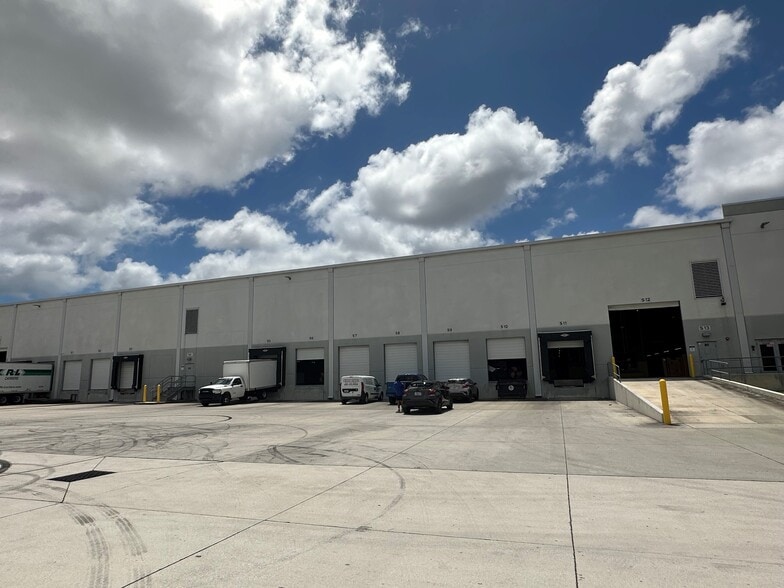 More Photos Of 701 Boutwell Rd, Lake Worth Unknown For Lease