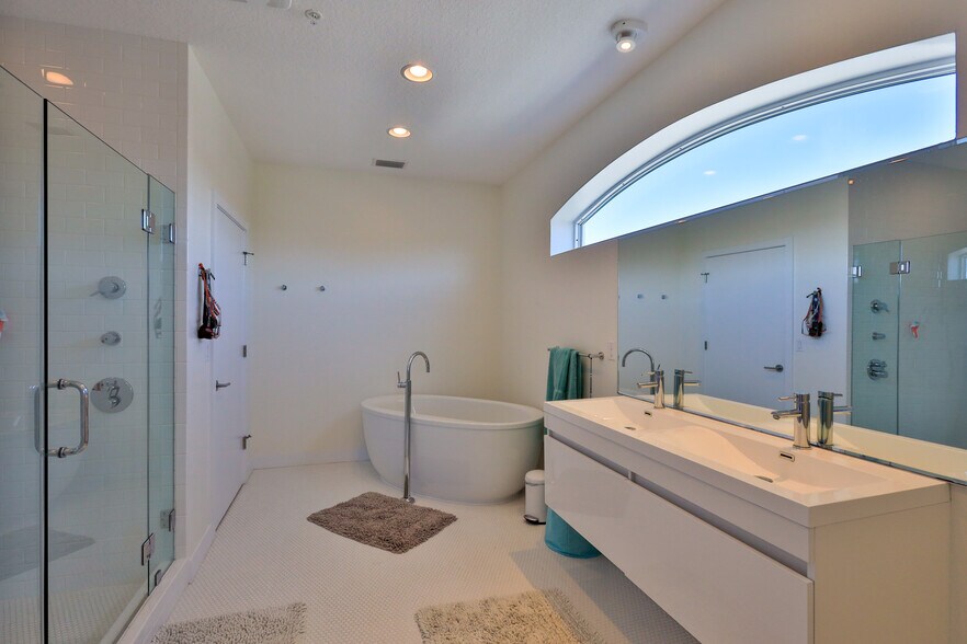 More Photos Of 215 S Palmetto Ave, Daytona Beach Office For Sale