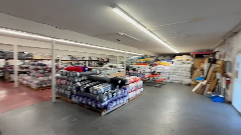 More Photos Of 965 Venice Blvd, Los Angeles Warehouse For Lease
