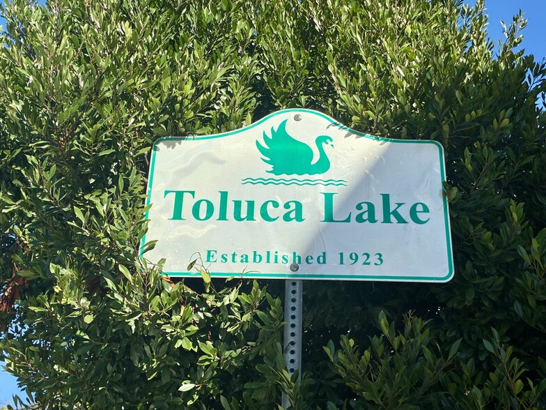 More Photos Of 10205 Riverside Dr, Toluca Lake Restaurant For Lease