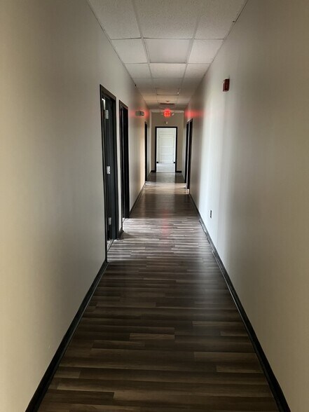 More Photos Of 16325 Northcross Dr, Huntersville Office For Lease