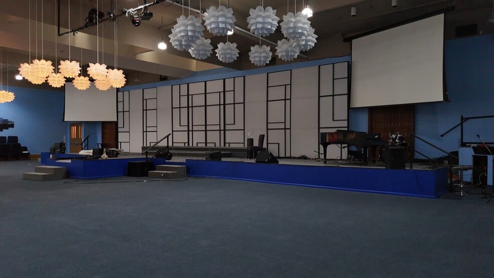More Photos Of 9249 Folsom Blvd, Sacramento Religious Facility For Sale