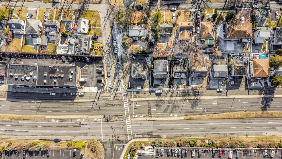 More Photos Of 2132 Central Park Ave, Yonkers Freestanding For Sale