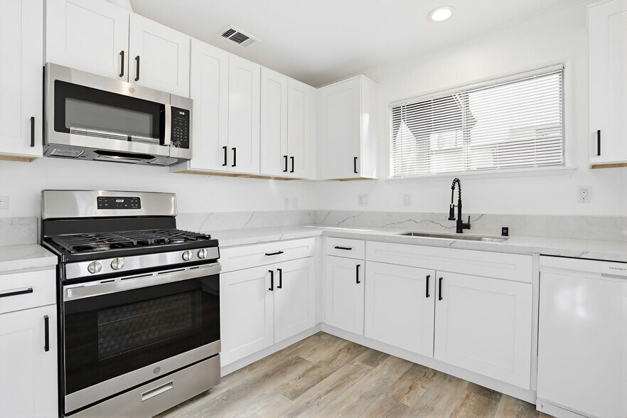 More Photos Of 537 De Luz Rd, Fallbrook Apartments For Sale