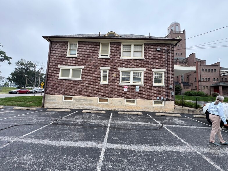 More Photos Of 100 Lafayette St, York Specialty For Sale