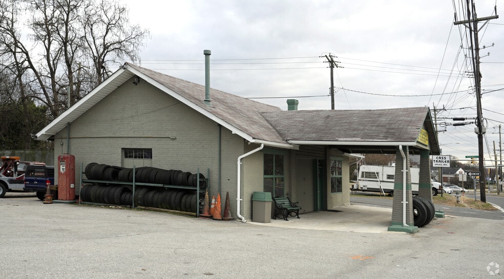 Primary Photo Of 9001 Baltimore Ave, College Park Auto Repair For Sale