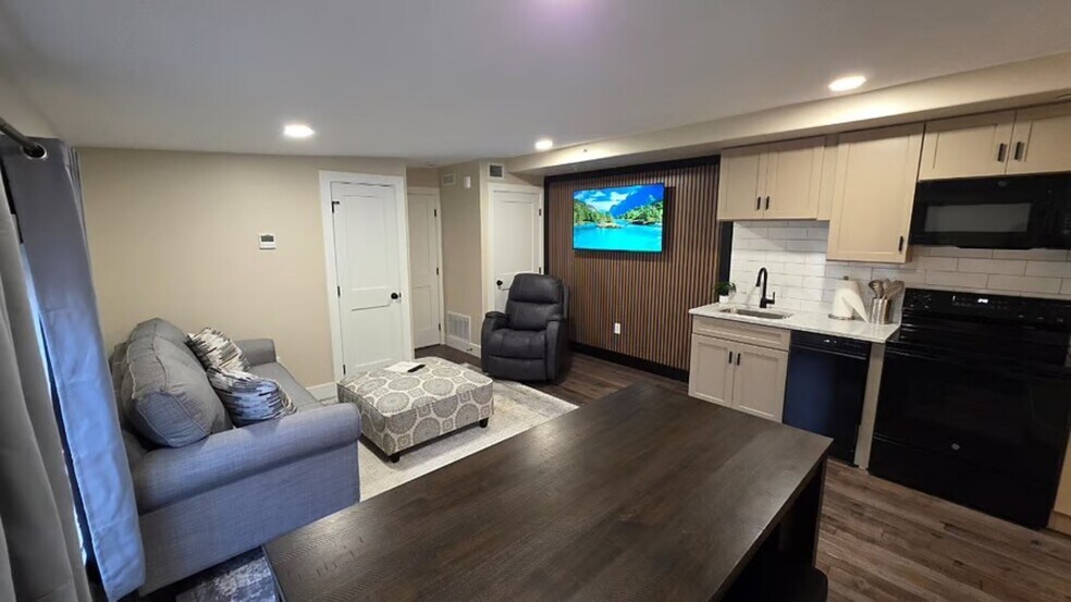 More Photos Of 241 S 5th St, Reading Apartments For Sale