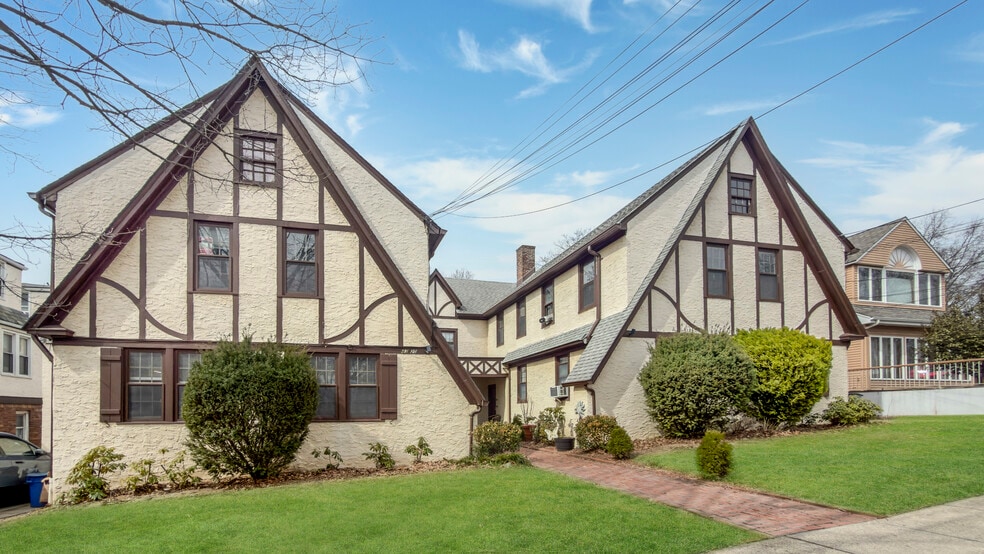 More Photos Of 4320 Hamilton Pl, Flushing Apartments For Sale