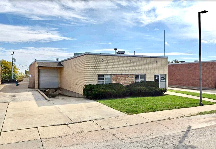 Primary Photo Of 105 Randall St, Elk Grove Village Warehouse For Lease