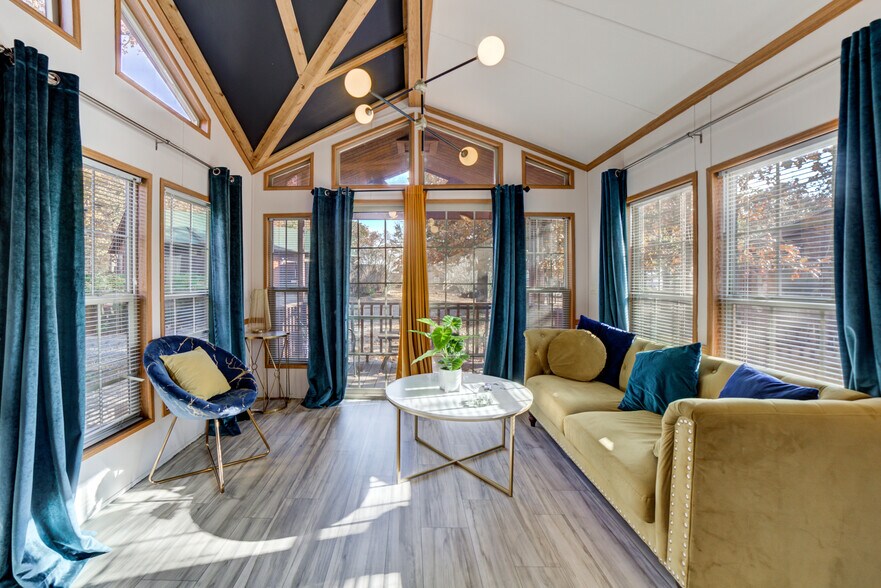 More Photos Of 446724 E 390 Rd, Langley Hotel For Sale