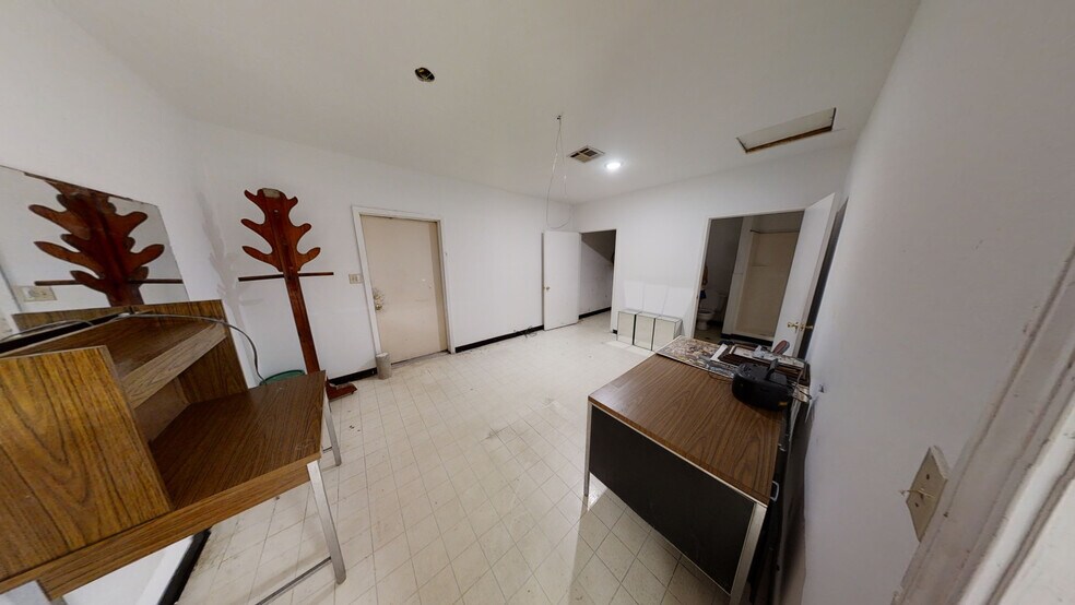 More Photos Of 1200 W Gadsden St, Pensacola Freestanding For Lease