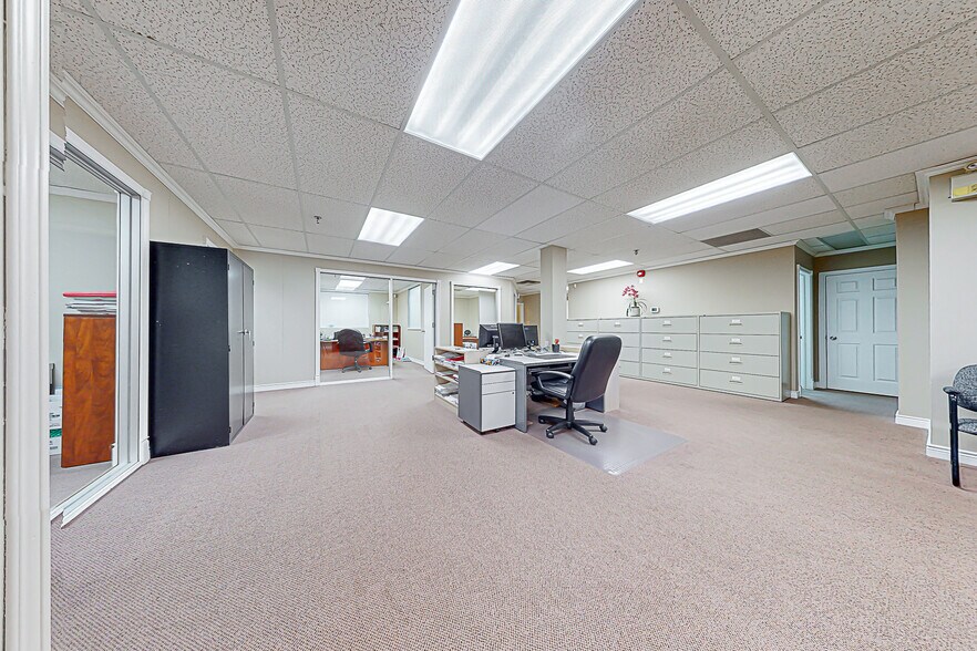 More Photos Of 335 Renfrew Dr, Markham Medical For Sale